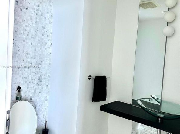 200 S Biscayne Blvd 3903, Miami FL 33131