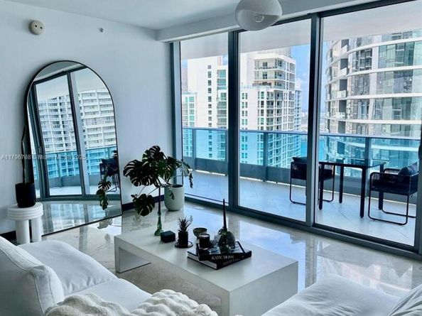 200 S Biscayne Blvd 3903, Miami FL 33131