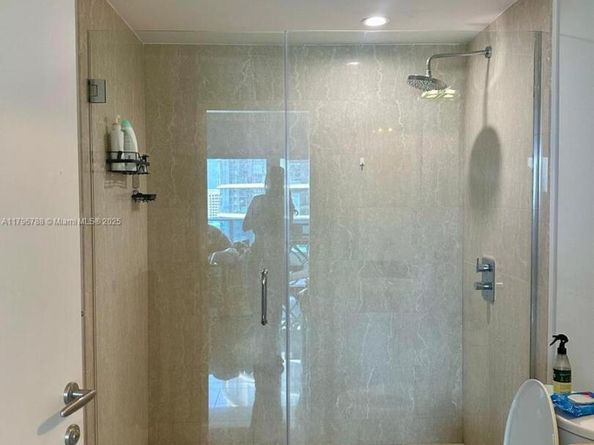200 S Biscayne Blvd 3903, Miami FL 33131