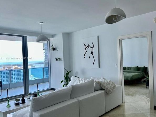 200 S Biscayne Blvd 3903, Miami FL 33131