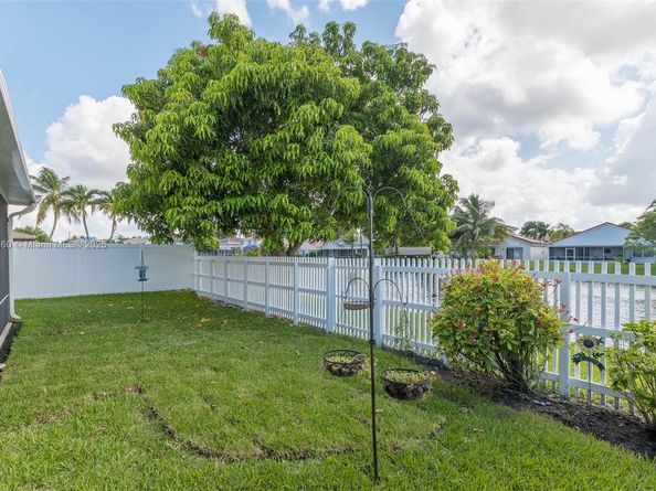 161 Granada Ave, Weston FL 33326