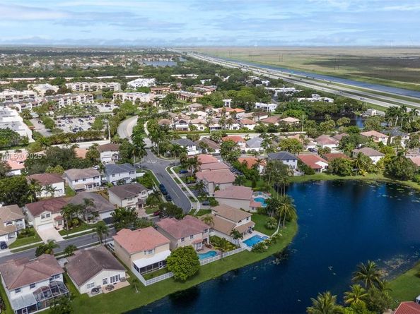 161 Granada Ave, Weston FL 33326