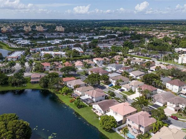 161 Granada Ave, Weston FL 33326