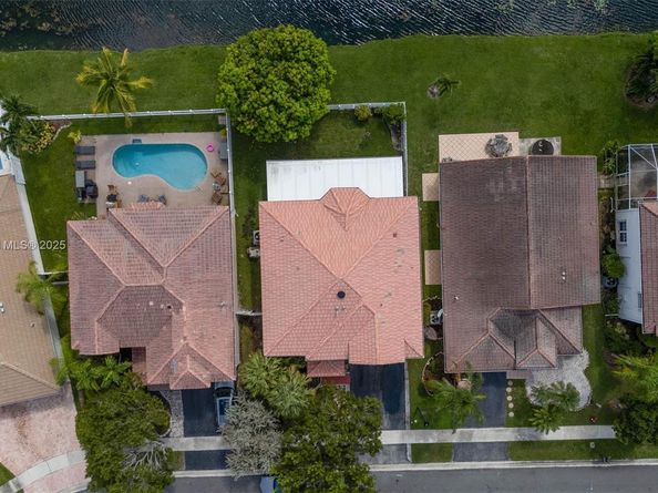 161 Granada Ave, Weston FL 33326