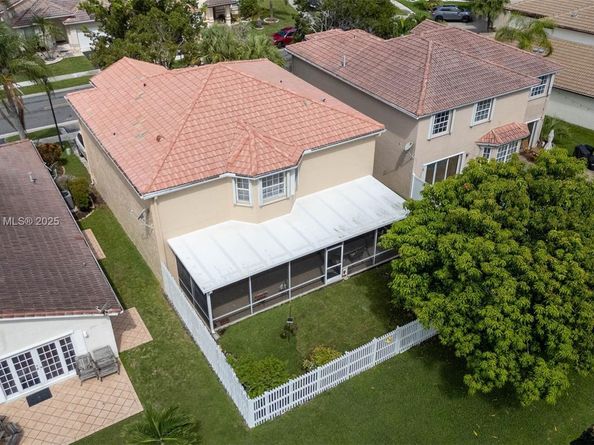 161 Granada Ave, Weston FL 33326