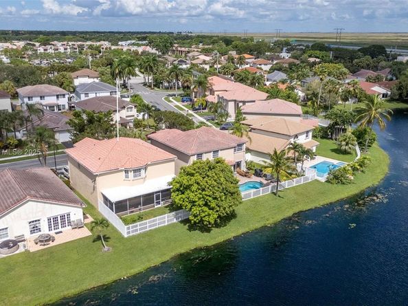 161 Granada Ave, Weston FL 33326