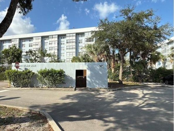 4271 NW 5th St 108, Plantation FL 33317