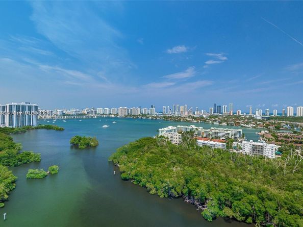 16385 Biscayne Blvd 2118, North Miami Beach FL 33160