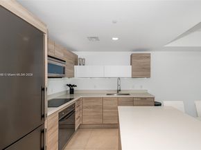 16385 Biscayne Blvd 2118, North Miami Beach FL 33160