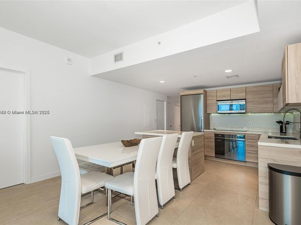 16385 Biscayne Blvd 2118, North Miami Beach FL 33160