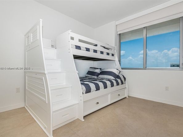 16385 Biscayne Blvd 2118, North Miami Beach FL 33160