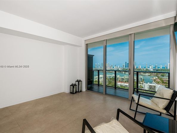 16385 Biscayne Blvd 2118, North Miami Beach FL 33160