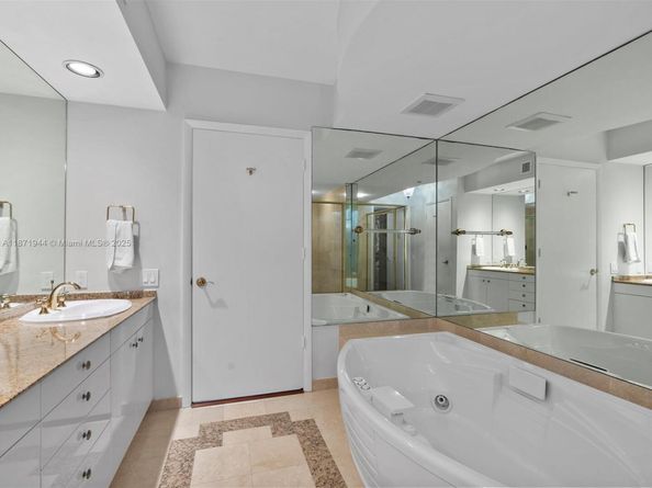 19111 Collins Ave 1406, Sunny Isles Beach FL 33160