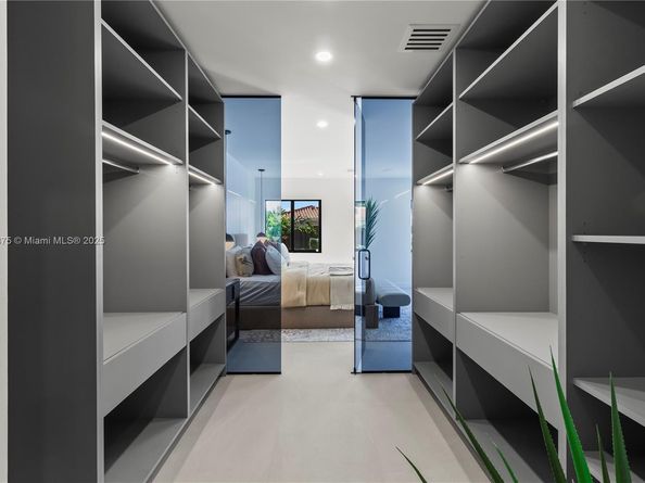 2108 NE 63rd St, Fort Lauderdale FL 33308