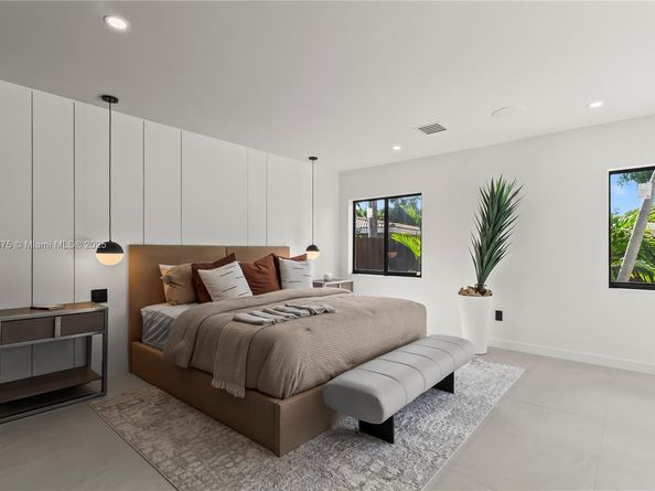 2108 NE 63rd St, Fort Lauderdale FL 33308