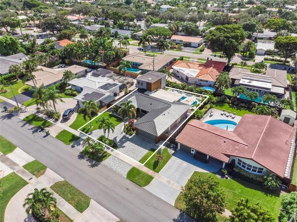 2108 NE 63rd St, Fort Lauderdale FL 33308