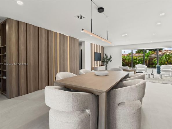 2108 NE 63rd St, Fort Lauderdale FL 33308