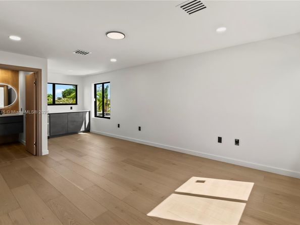 2108 NE 63rd St, Fort Lauderdale FL 33308