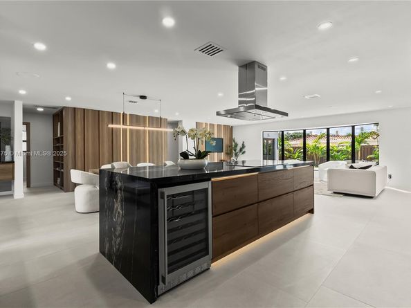 2108 NE 63rd St, Fort Lauderdale FL 33308