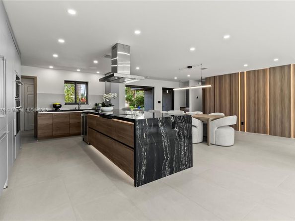 2108 NE 63rd St, Fort Lauderdale FL 33308