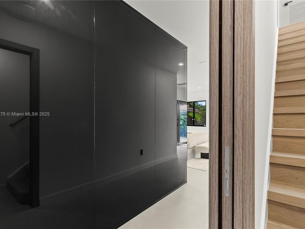 2108 NE 63rd St, Fort Lauderdale FL 33308