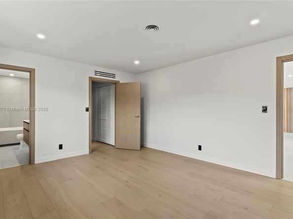 2108 NE 63rd St, Fort Lauderdale FL 33308