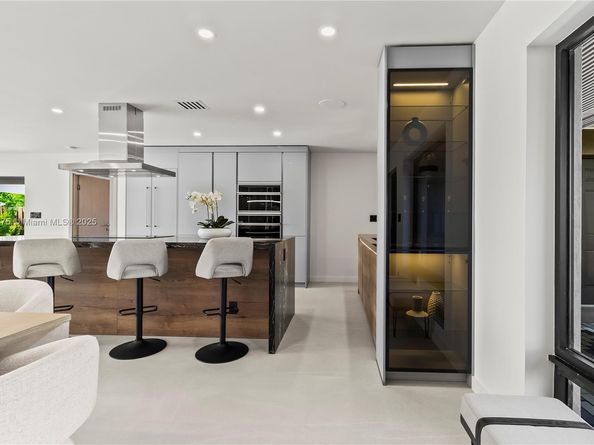 2108 NE 63rd St, Fort Lauderdale FL 33308