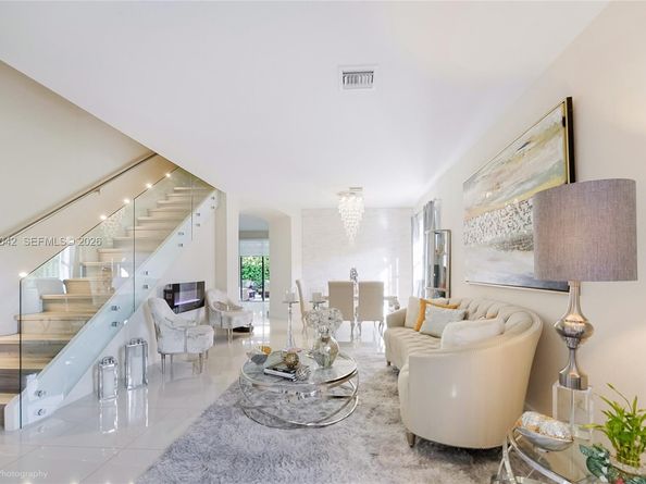 8723 NW 102nd Pl, Doral FL 33178