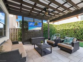 8723 NW 102nd Pl, Doral FL 33178