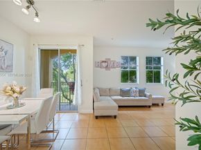 10242 NW 7th St 209, Miami FL 33172