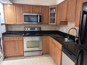 400 Kings Point Dr 209, Sunny Isles Beach FL 33160