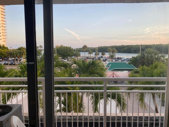400 Kings Point Dr 209, Sunny Isles Beach FL 33160