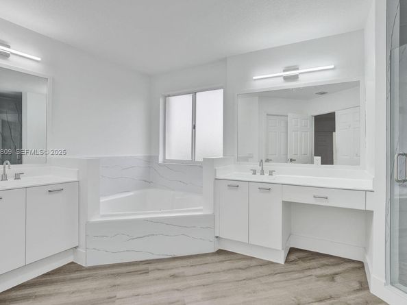 7257 NW 113th CT, Doral FL 33178