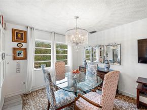 160 NE 8th Ave 9B, Hallandale Beach FL 33009