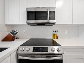 160 NE 8th Ave 9B, Hallandale Beach FL 33009