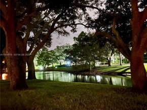 803 Silverleaf Oak Ct, Palm Beach Gardens FL 33410