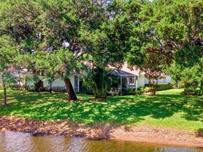 803 Silverleaf Oak Ct, Palm Beach Gardens FL 33410