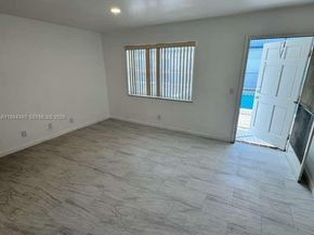 30 SE 4th Ave 109, Hallandale Beach FL 33009