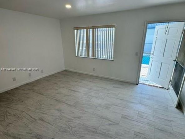 30 SE 4th Ave 109, Hallandale Beach FL 33009