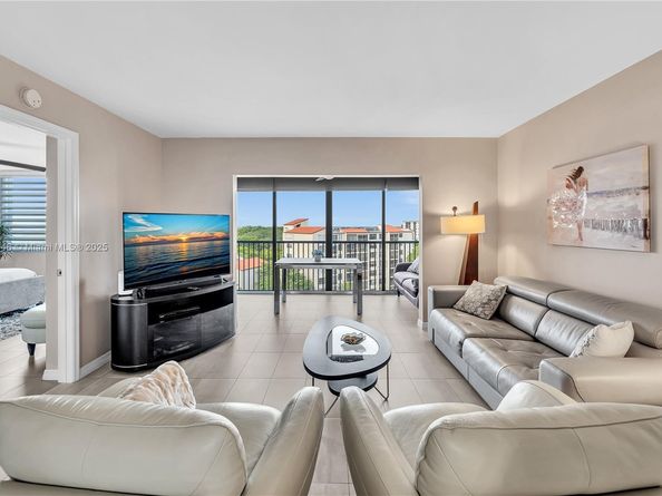 2221 Cypress Island Dr 805, Pompano Beach FL 33069