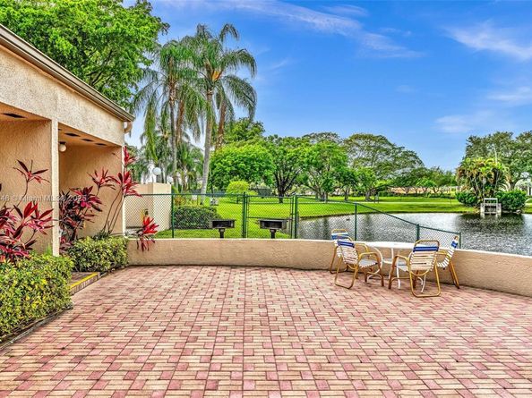 2221 Cypress Island Dr 805, Pompano Beach FL 33069