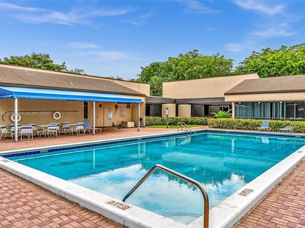 2221 Cypress Island Dr 805, Pompano Beach FL 33069