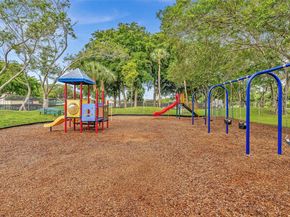 2221 Cypress Island Dr 805, Pompano Beach FL 33069