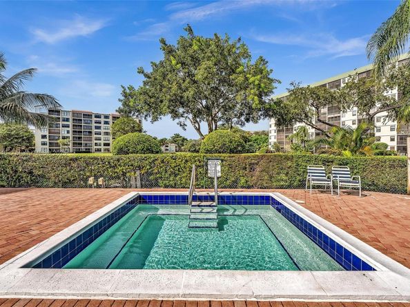 2221 Cypress Island Dr 805, Pompano Beach FL 33069