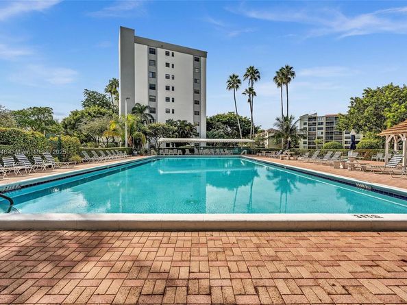 2221 Cypress Island Dr 805, Pompano Beach FL 33069