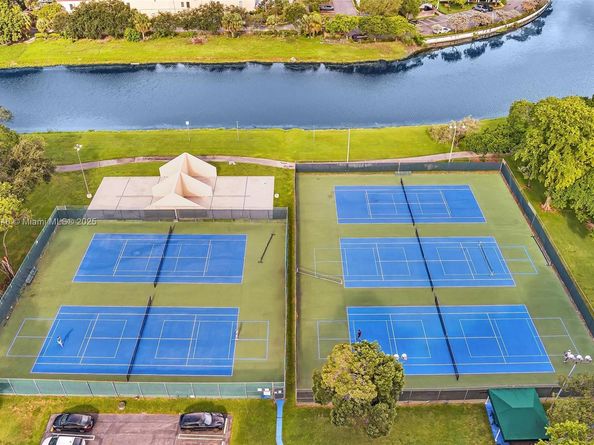 2221 Cypress Island Dr 805, Pompano Beach FL 33069