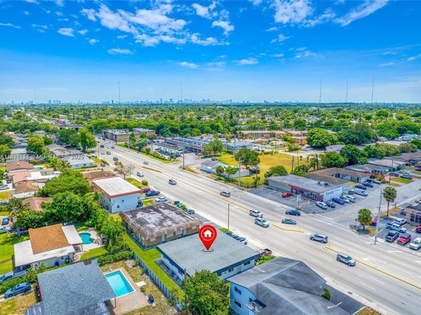 7031 Pembroke Rd, Pembroke Pines FL 33023