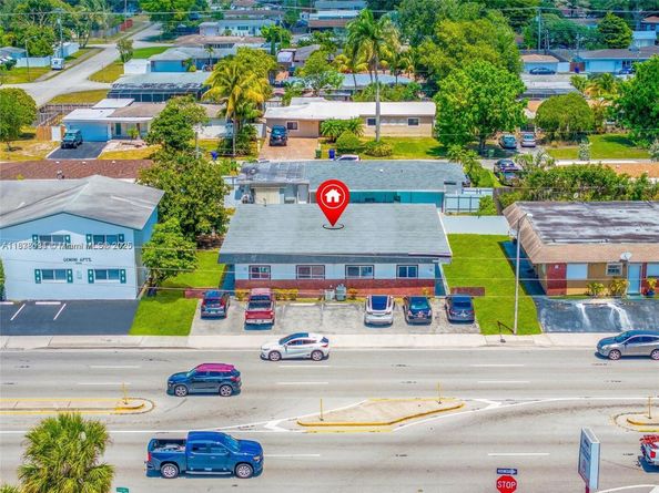 7031 Pembroke Rd, Pembroke Pines FL 33023