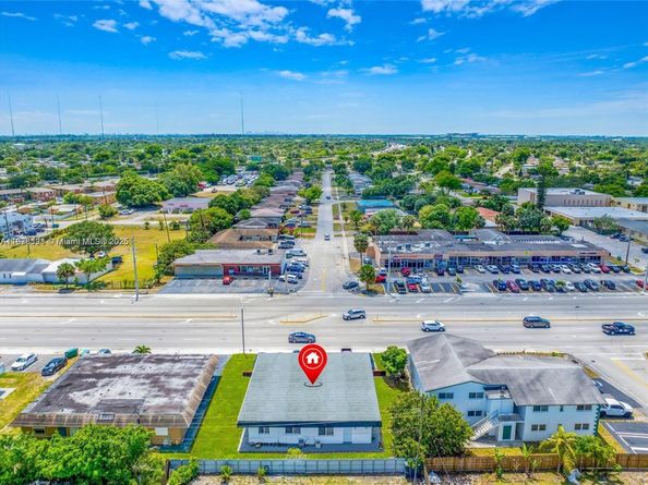 7031 Pembroke Rd, Pembroke Pines FL 33023