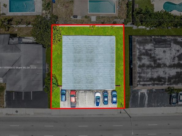 7031 Pembroke Rd, Pembroke Pines FL 33023